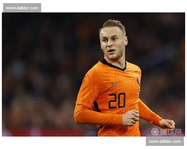 世预赛关键破门！廷贝尔收获荷兰国家队首球